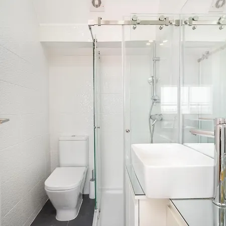 Whome | Premium River View Апартаменты *